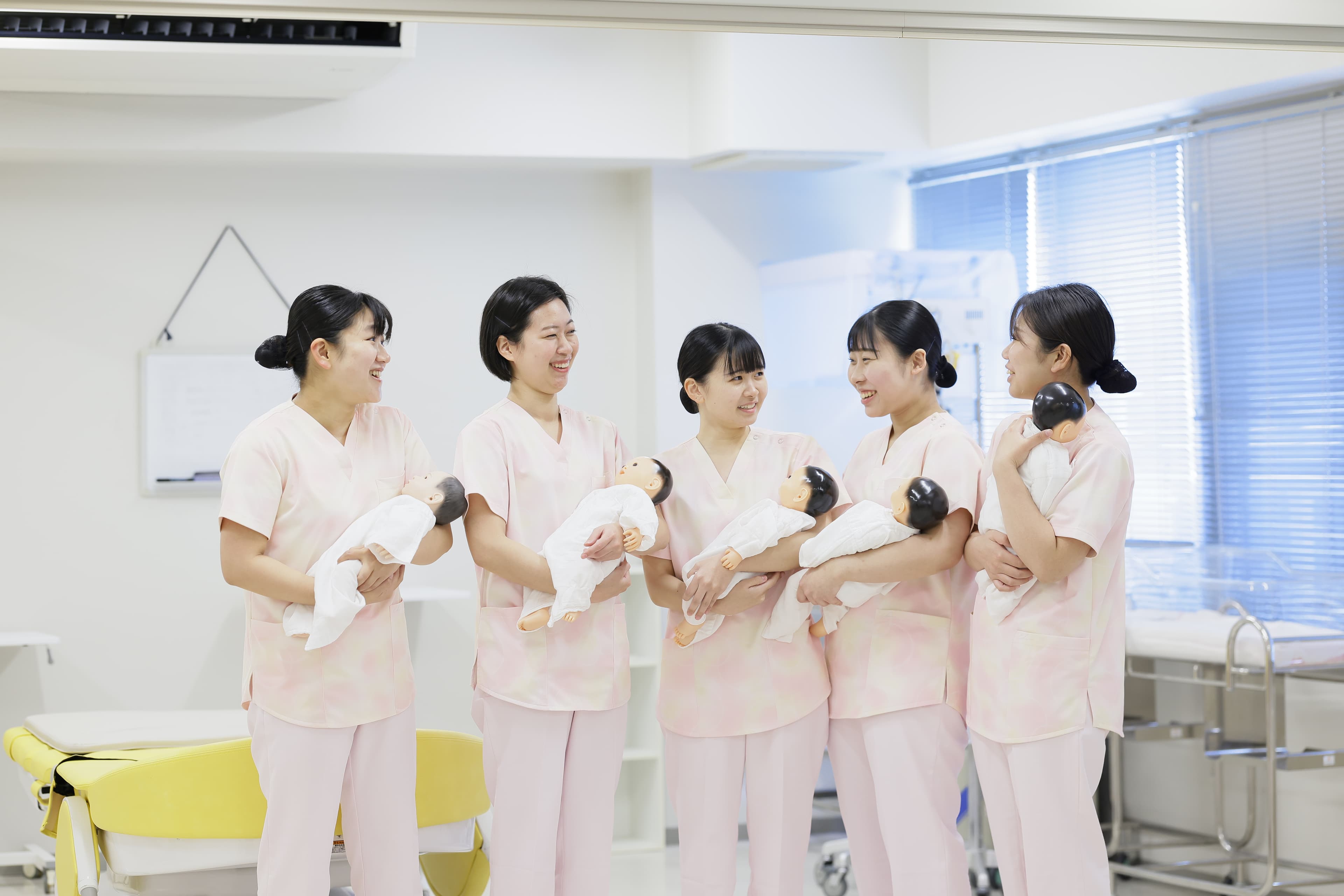 ユマニテク看護助産専門学校のカバー画像