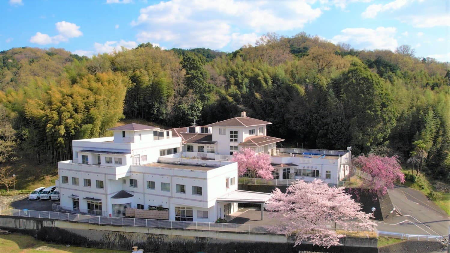 特別養護老人ホーム桃寿園のカバー画像