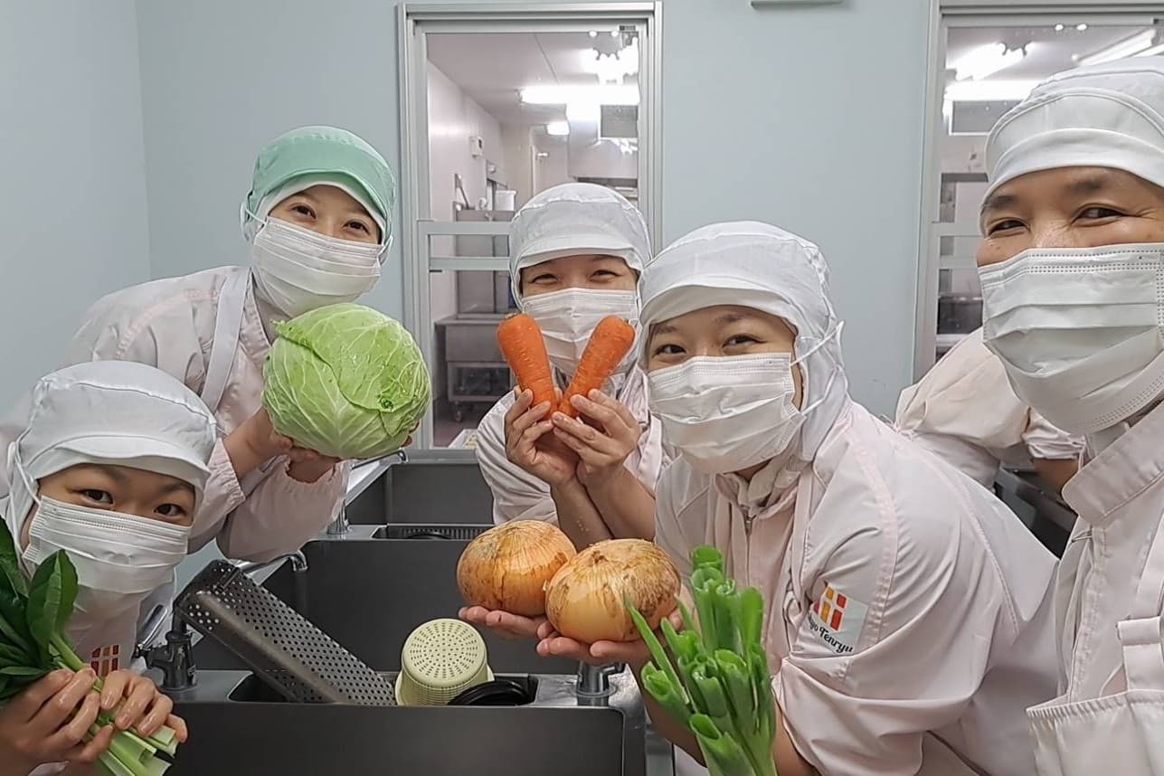 横浜市内小学校2内の厨房(神奈川県横浜市港北区日吉)のカバー画像